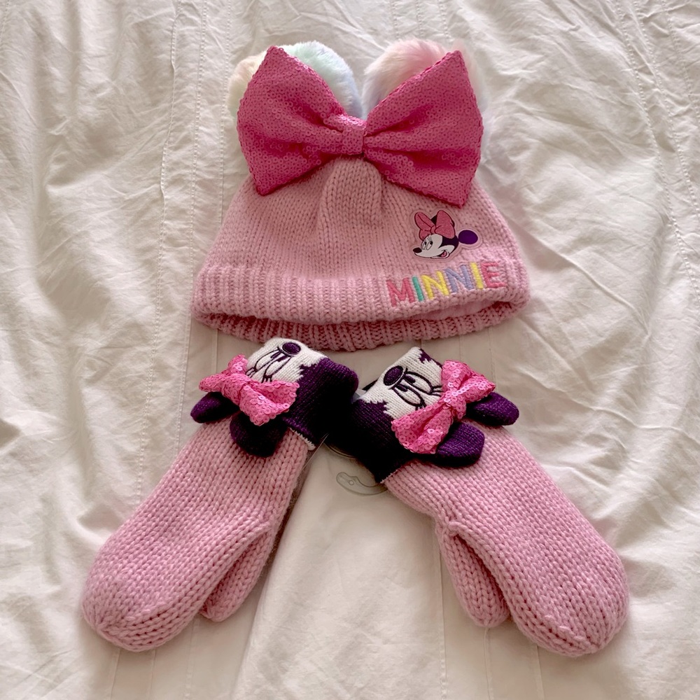 NWT Disney Minnie Mouse Beanie and Mittens